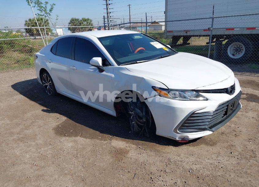 2023 Toyota Camry LE (VIN 4T1C11AK2PU122566) main photo