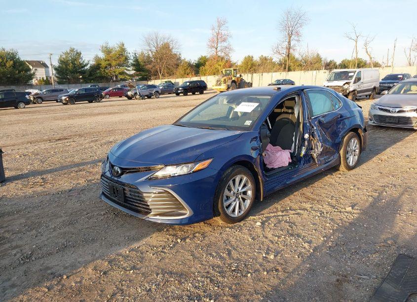 Photo 2 of 2023 Toyota Camry LE (VIN 4T1C11AK2PU125869)