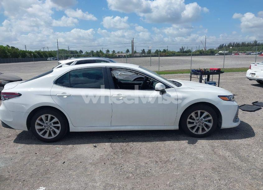 Photo 14 of 2023 Toyota Camry LE (VIN 4T1C11AK2PU185800)