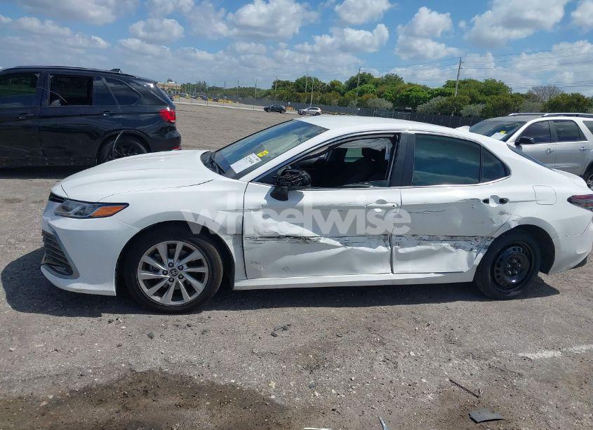 Photo 15 of 2023 Toyota Camry LE (VIN 4T1C11AK2PU185800)