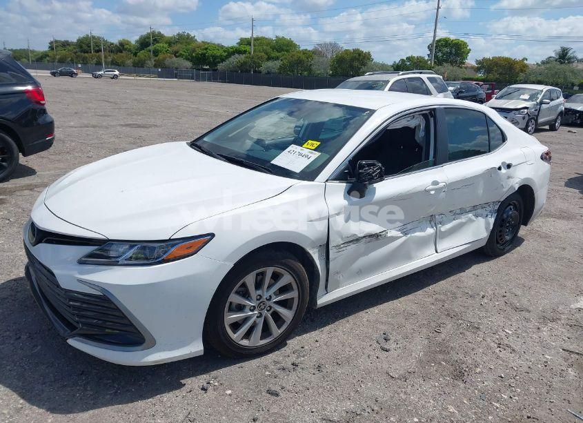 Photo 2 of 2023 Toyota Camry LE (VIN 4T1C11AK2PU185800)