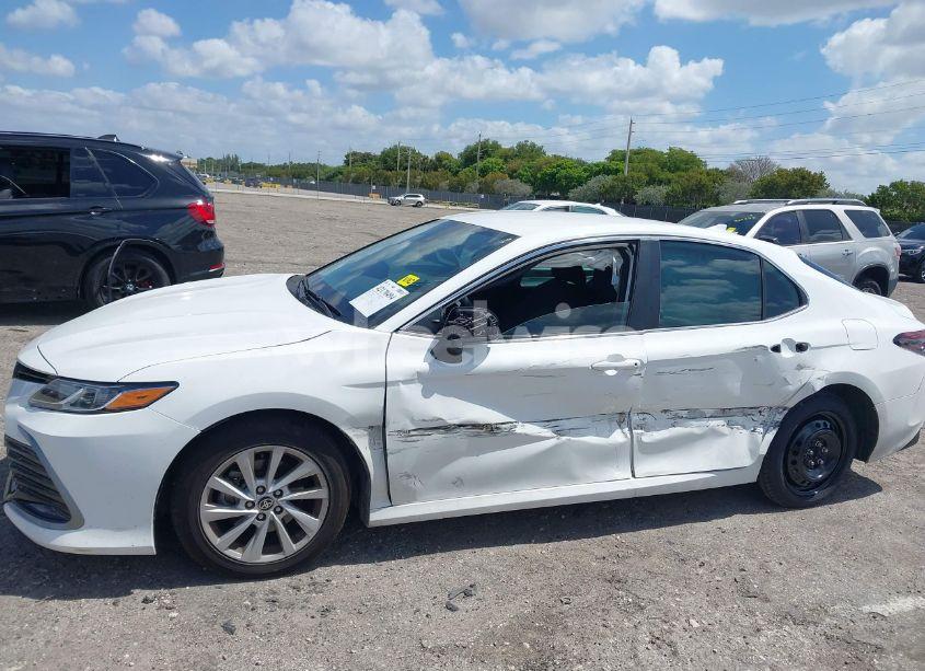 Photo 6 of 2023 Toyota Camry LE (VIN 4T1C11AK2PU185800)