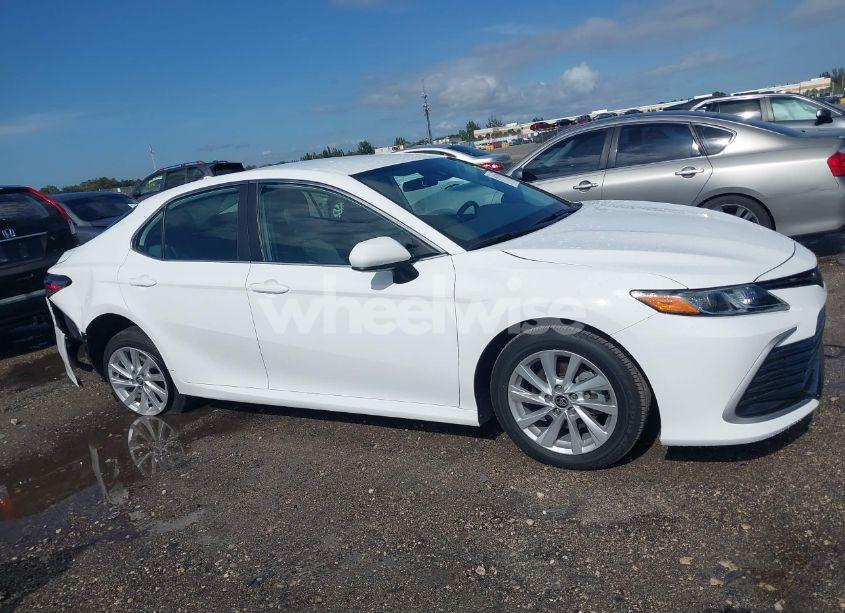 Photo 13 of 2023 Toyota Camry LE (VIN 4T1C11AK2PU781621)