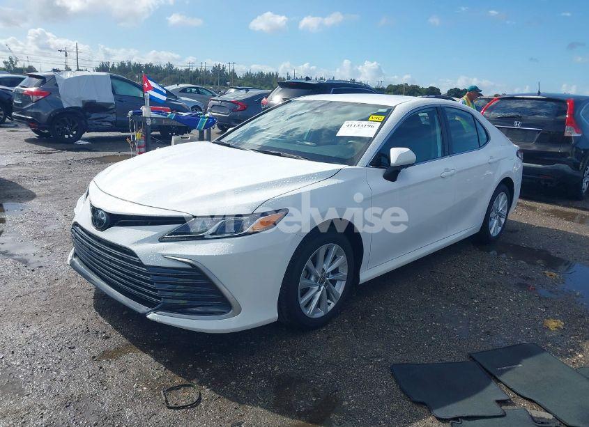 Photo 2 of 2023 Toyota Camry LE (VIN 4T1C11AK2PU781621)