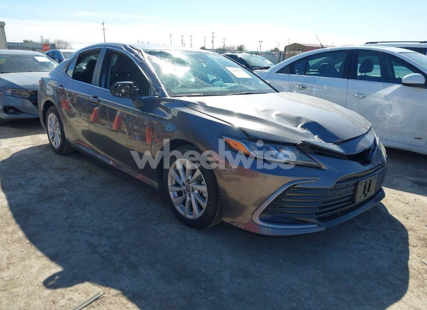 2023 Toyota Camry LE (VIN 4T1C11AK2PU823446) main photo