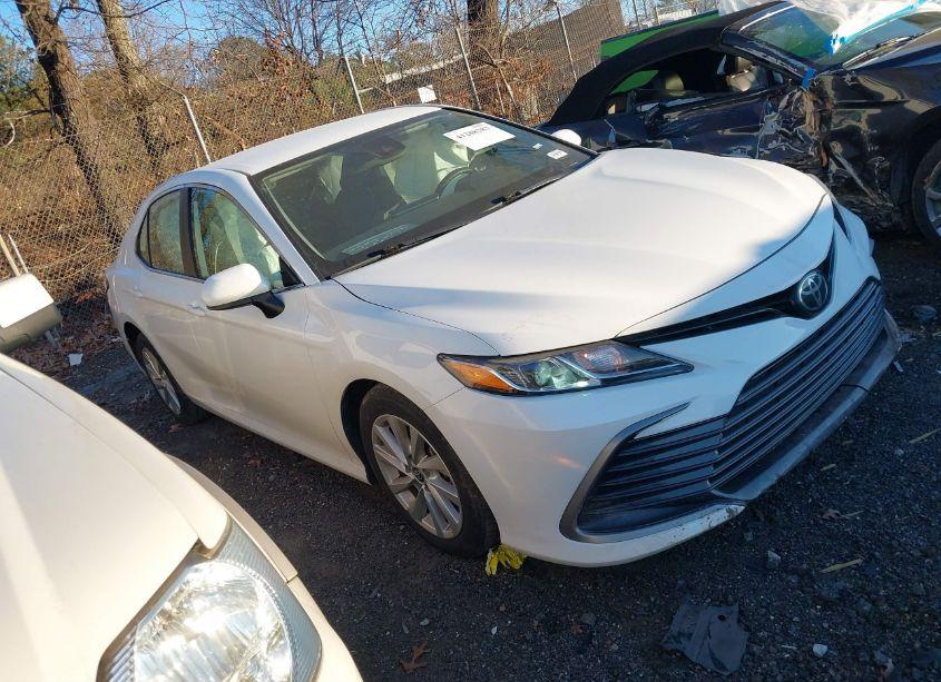 Photo 13 of 2024 Toyota Camry LE (VIN 4T1C11AK2RU210973)
