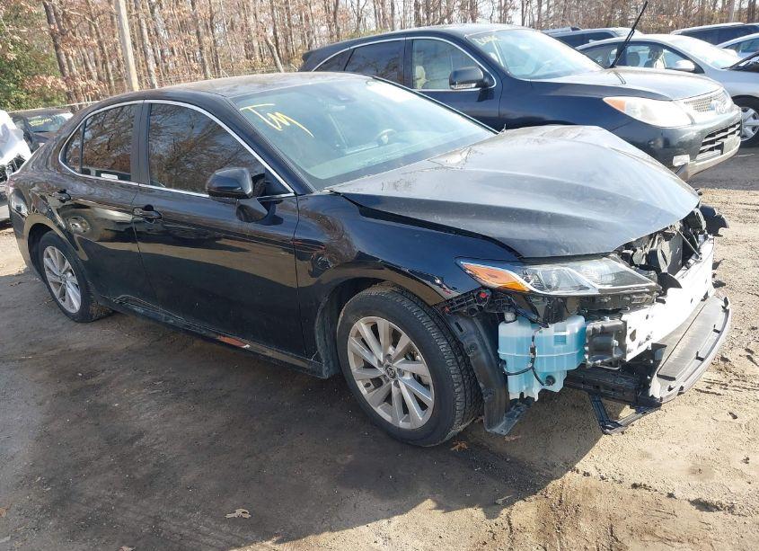 2024 Toyota Camry LE (VIN 4T1C11AK2RU255055) main photo