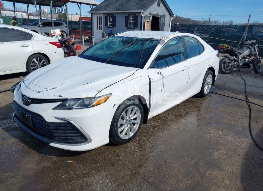 Photo 2 of 2024 Toyota Camry LE (VIN 4T1C11AK2RU864906)