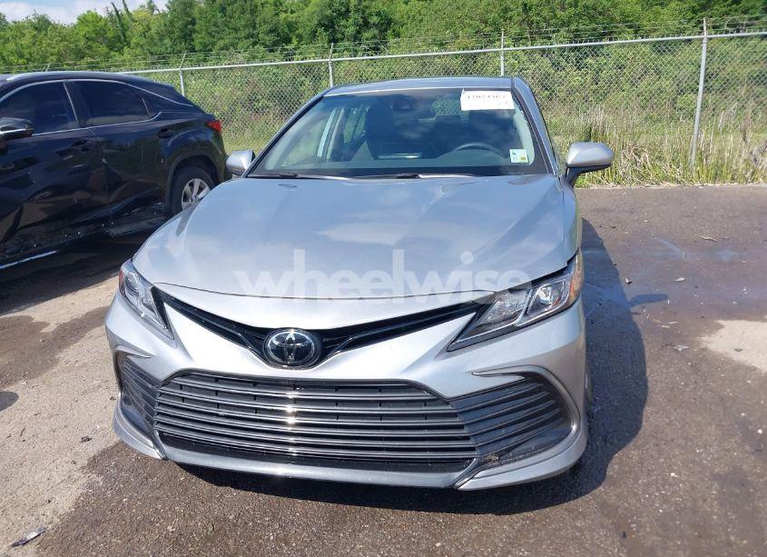 Photo 12 of 2024 Toyota Camry LE (VIN 4T1C11AK2RU872620)