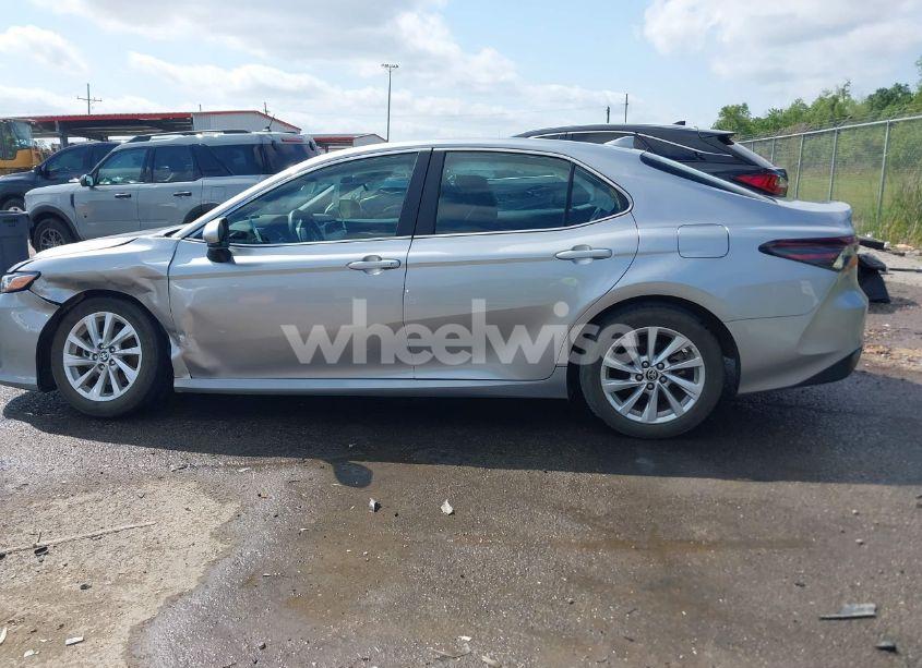 Photo 14 of 2024 Toyota Camry LE (VIN 4T1C11AK2RU872620)