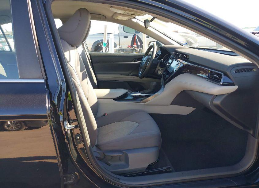 Photo 5 of 2020 Toyota Camry LE (VIN 4T1C11AK3LU364244)