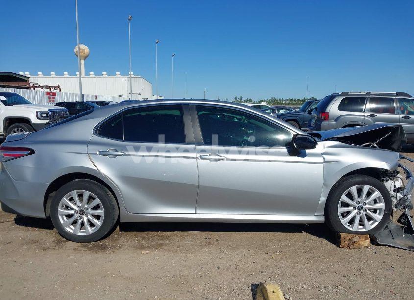 Photo 13 of 2020 Toyota Camry LE (VIN 4T1C11AK3LU397079)