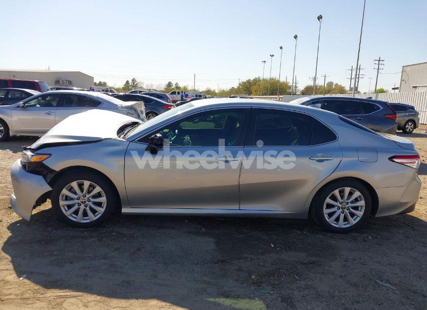 Photo 14 of 2020 Toyota Camry LE (VIN 4T1C11AK3LU397079)