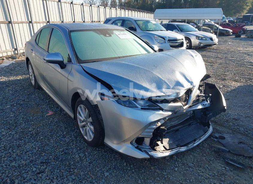 2020 Toyota Camry LE (VIN 4T1C11AK3LU866641) main photo