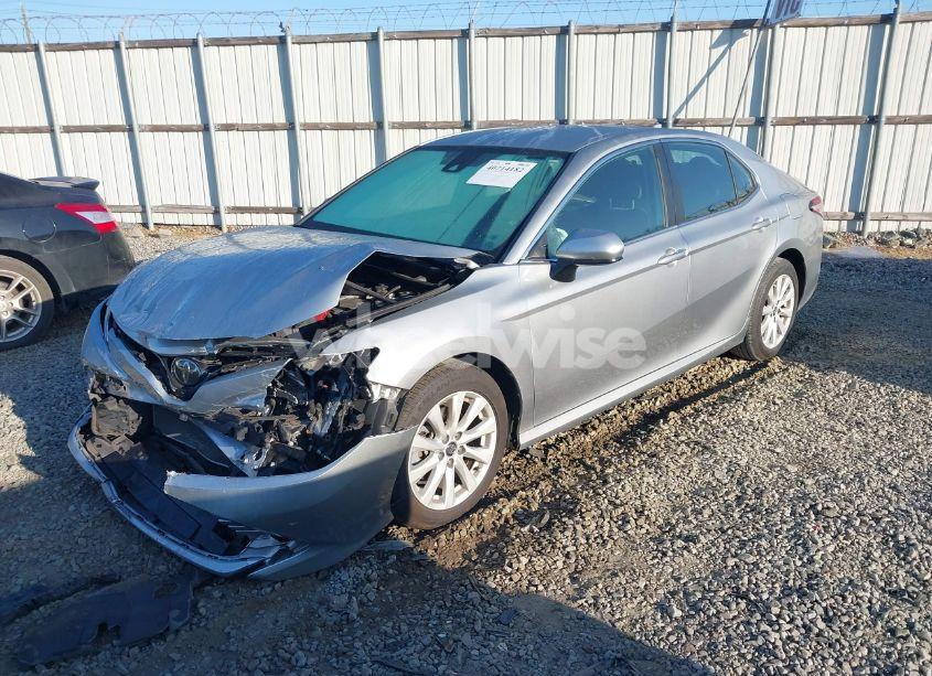 Photo 2 of 2020 Toyota Camry LE (VIN 4T1C11AK3LU866641)