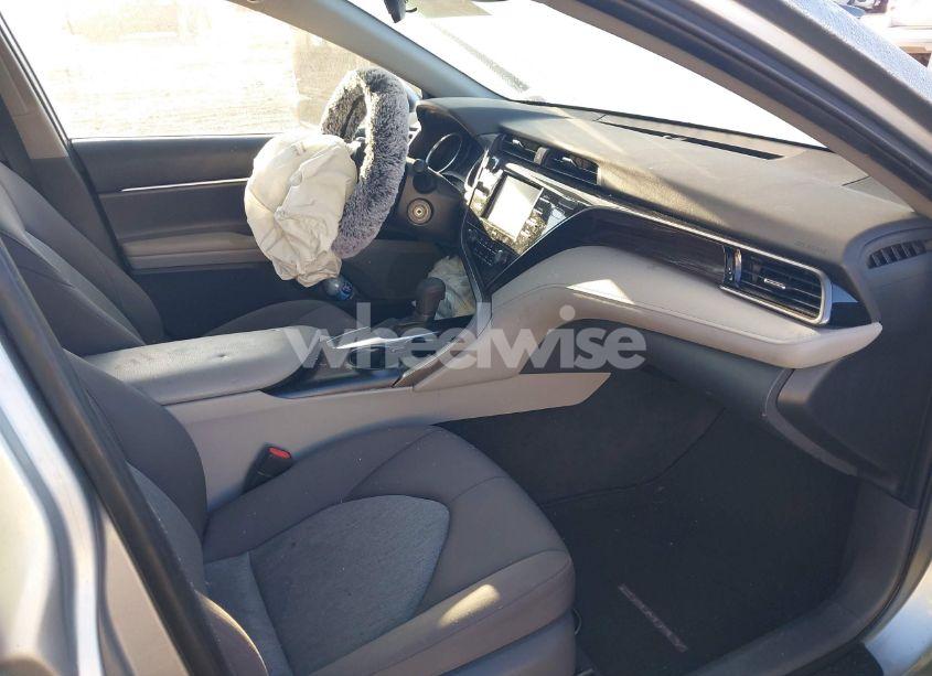 Photo 5 of 2020 Toyota Camry LE (VIN 4T1C11AK3LU866641)