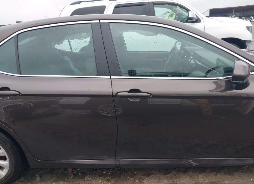 Photo 13 of 2020 Toyota Camry LE (VIN 4T1C11AK3LU888414)