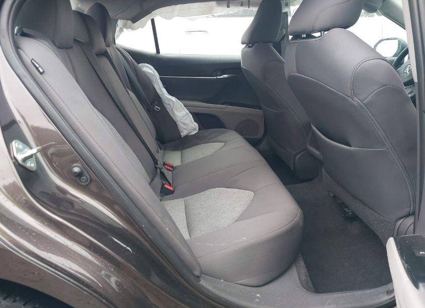 Photo 8 of 2020 Toyota Camry LE (VIN 4T1C11AK3LU888414)