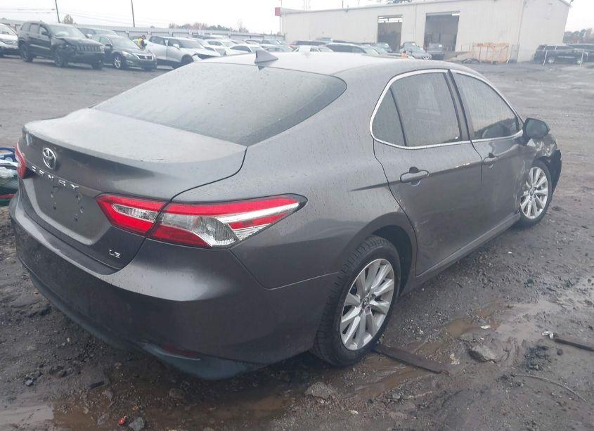 Photo 4 of 2020 Toyota Camry LE (VIN 4T1C11AK3LU889126)