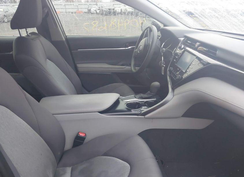 Photo 5 of 2020 Toyota Camry LE (VIN 4T1C11AK3LU889126)