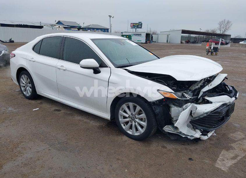 2020 Toyota Camry LE (VIN 4T1C11AK3LU902490) main photo