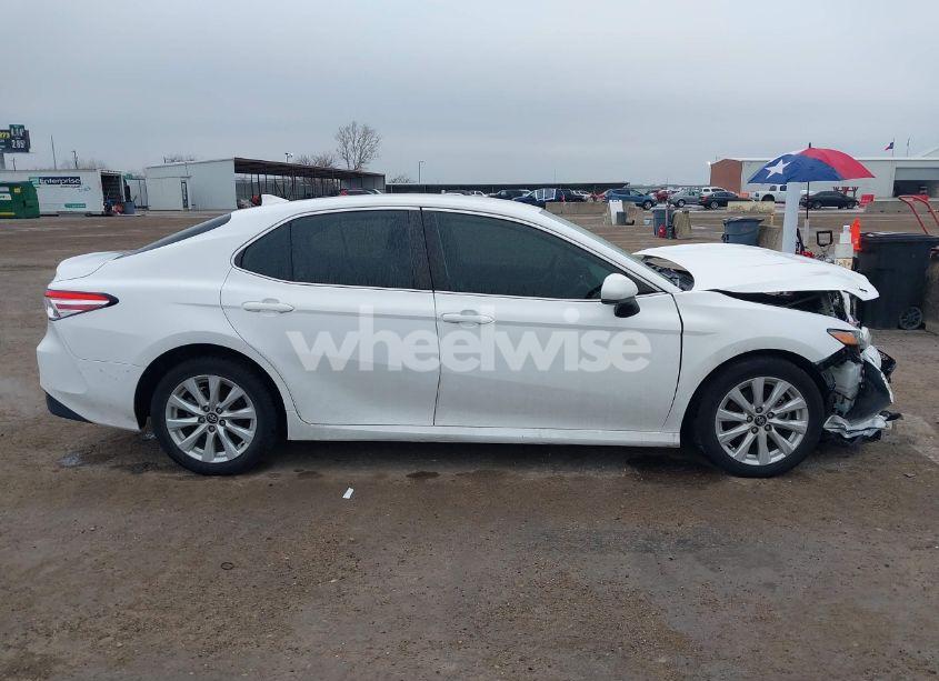 Photo 13 of 2020 Toyota Camry LE (VIN 4T1C11AK3LU902490)