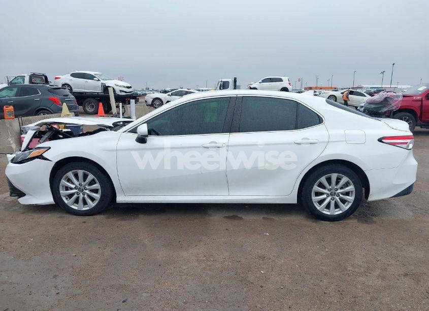 Photo 14 of 2020 Toyota Camry LE (VIN 4T1C11AK3LU902490)