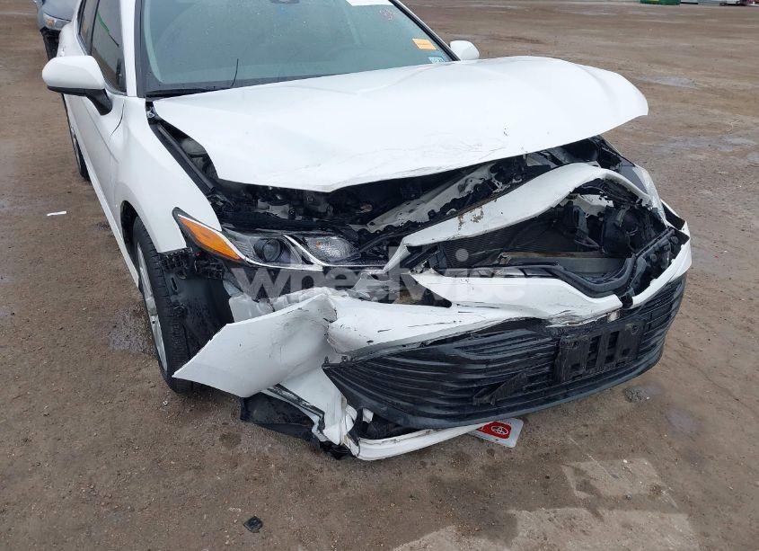 Photo 6 of 2020 Toyota Camry LE (VIN 4T1C11AK3LU902490)