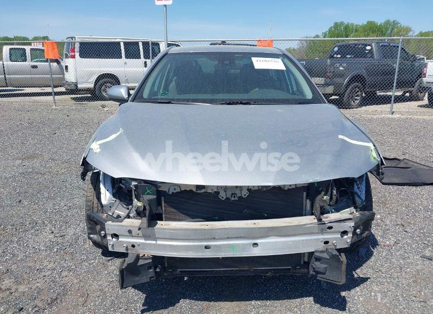 Photo 13 of 2020 Toyota Camry LE (VIN 4T1C11AK3LU906023)