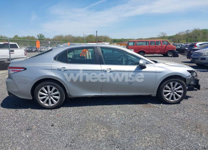 Photo 14 of 2020 Toyota Camry LE (VIN 4T1C11AK3LU906023)