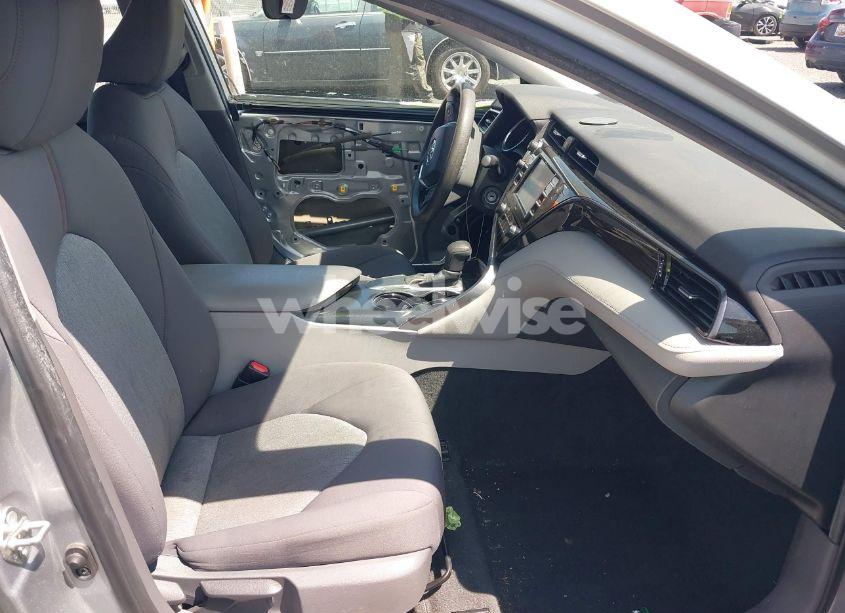 Photo 5 of 2020 Toyota Camry LE (VIN 4T1C11AK3LU906023)