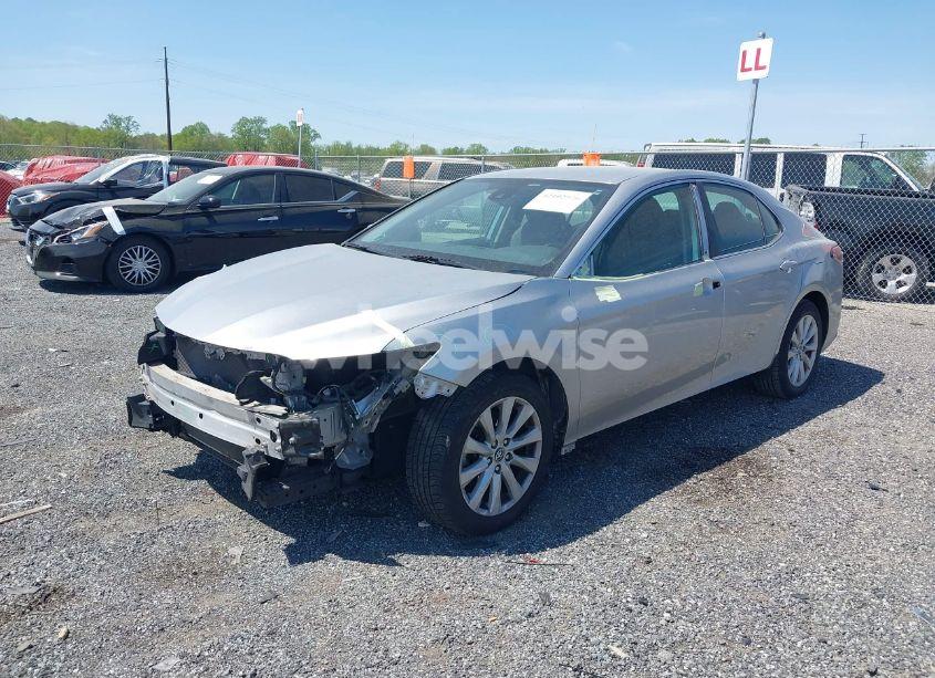 Photo 6 of 2020 Toyota Camry LE (VIN 4T1C11AK3LU906023)