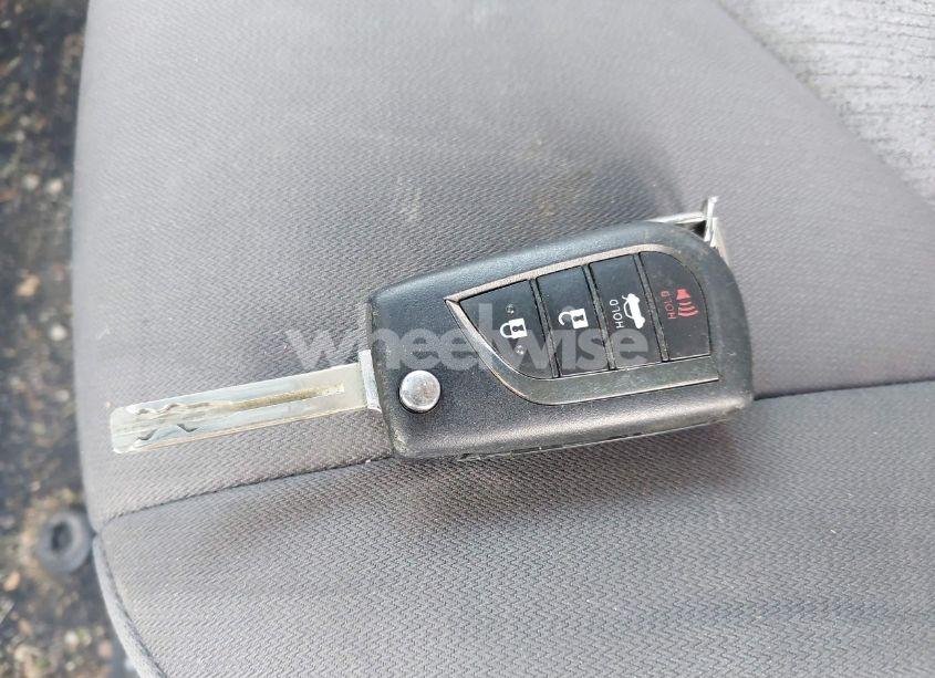 Photo 11 of 2020 Toyota Camry LE (VIN 4T1C11AK3LU917815)