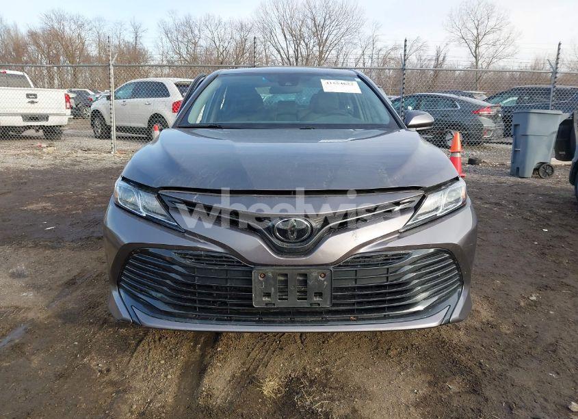 Photo 12 of 2020 Toyota Camry LE (VIN 4T1C11AK3LU917815)
