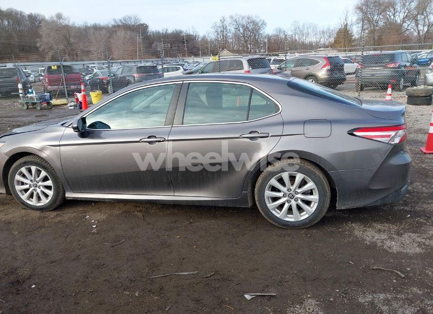 Photo 14 of 2020 Toyota Camry LE (VIN 4T1C11AK3LU917815)