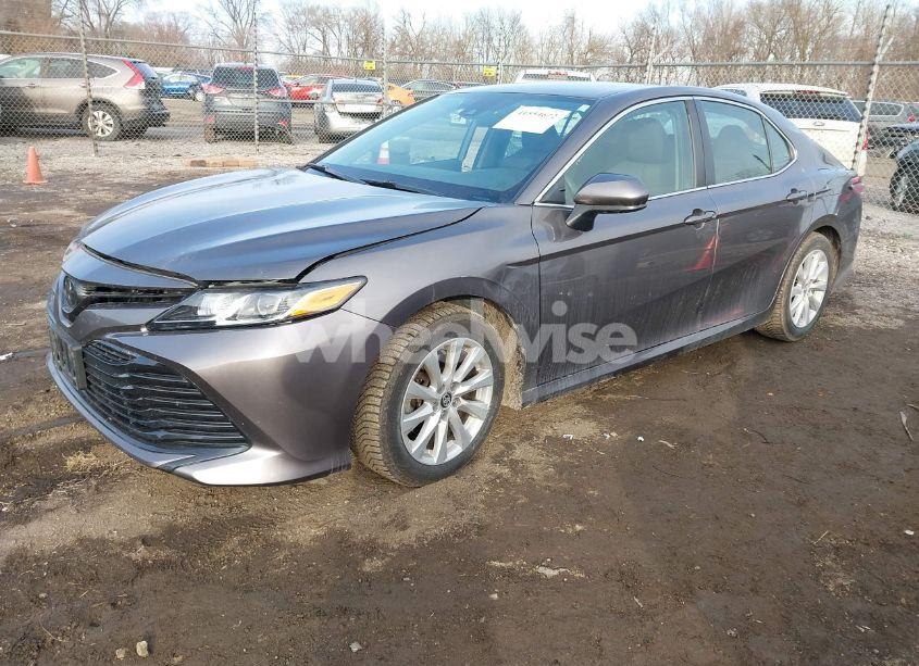 Photo 2 of 2020 Toyota Camry LE (VIN 4T1C11AK3LU917815)