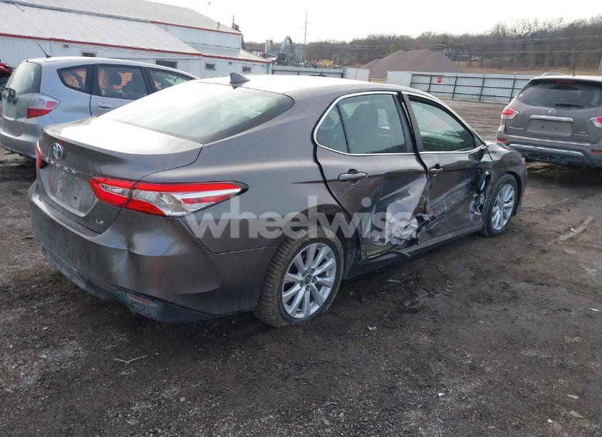 Photo 4 of 2020 Toyota Camry LE (VIN 4T1C11AK3LU917815)