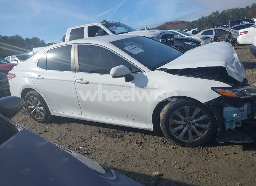 Photo 13 of 2020 Toyota Camry LE (VIN 4T1C11AK3LU944318)