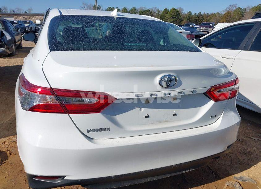 Photo 15 of 2020 Toyota Camry LE (VIN 4T1C11AK3LU989632)