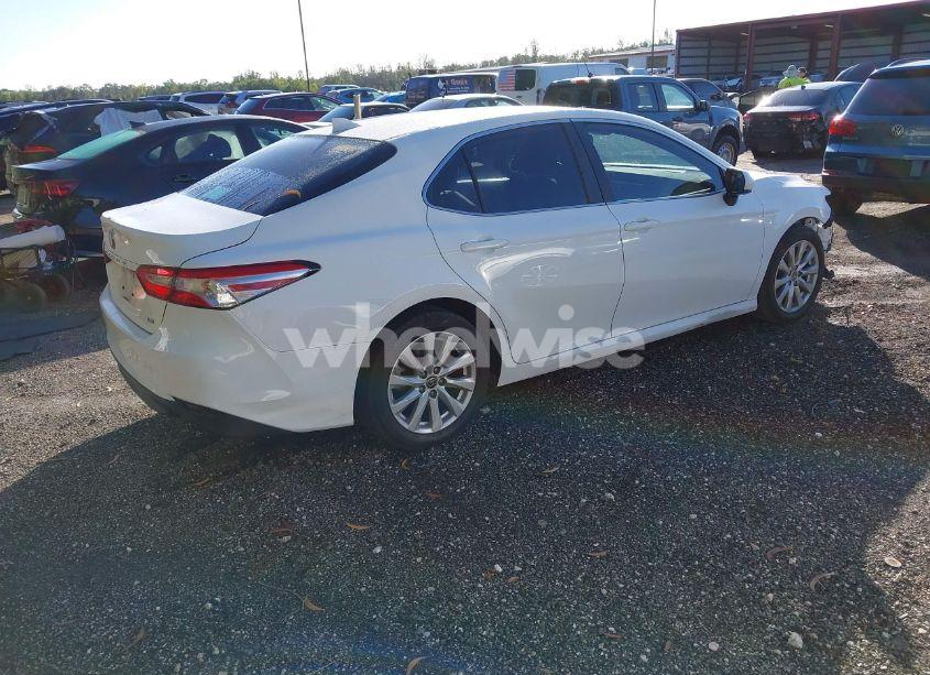 Photo 4 of 2020 Toyota Camry LE (VIN 4T1C11AK3LU995589)