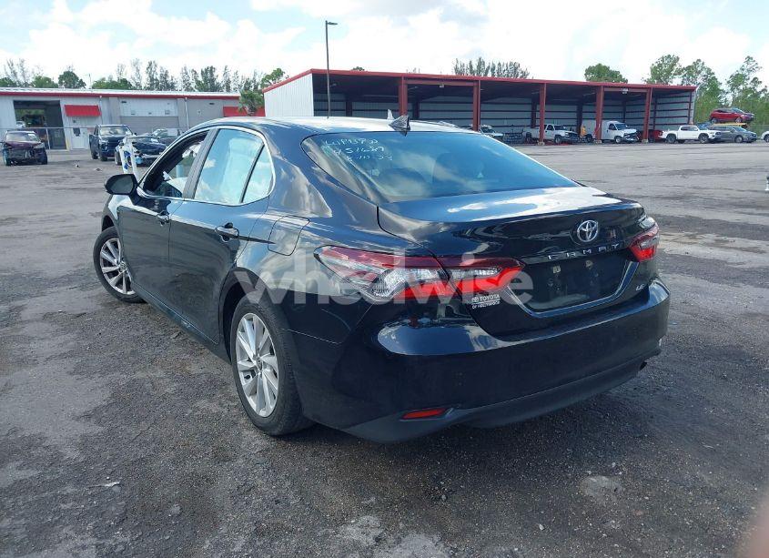 Photo 3 of 2021 Toyota Camry LE (VIN 4T1C11AK3MU451689)