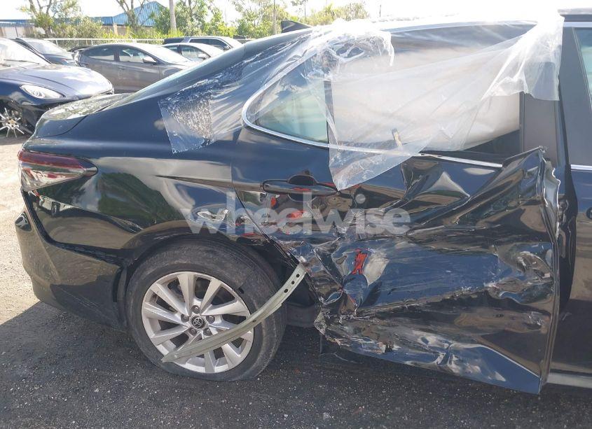 Photo 6 of 2021 Toyota Camry LE (VIN 4T1C11AK3MU451689)