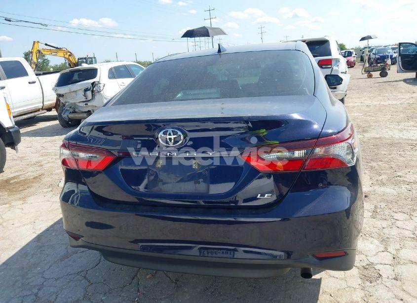Photo 16 of 2021 Toyota Camry LE (VIN 4T1C11AK3MU488757)