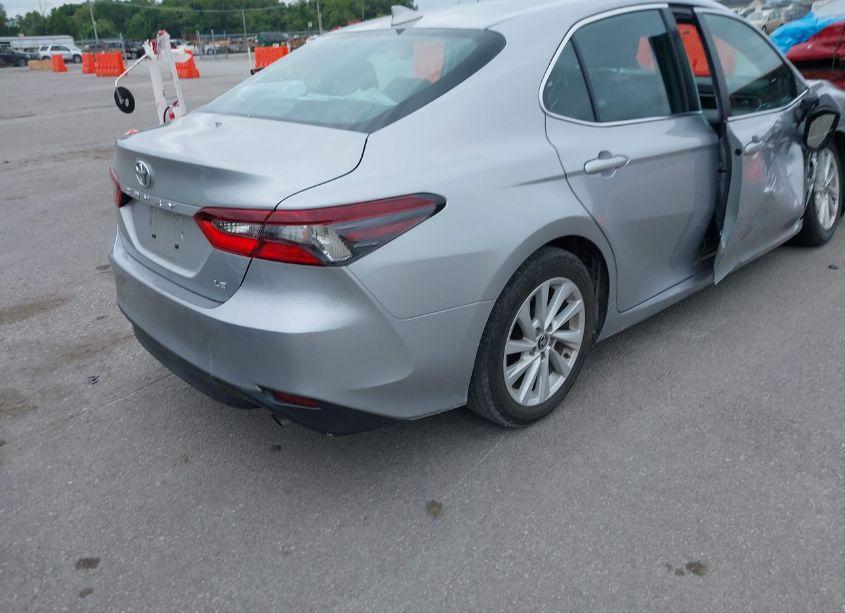 Photo 4 of 2021 Toyota Camry LE (VIN 4T1C11AK3MU494123)