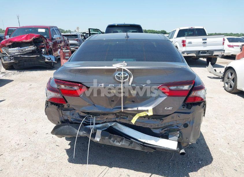 Photo 16 of 2021 Toyota Camry LE (VIN 4T1C11AK3MU526276)