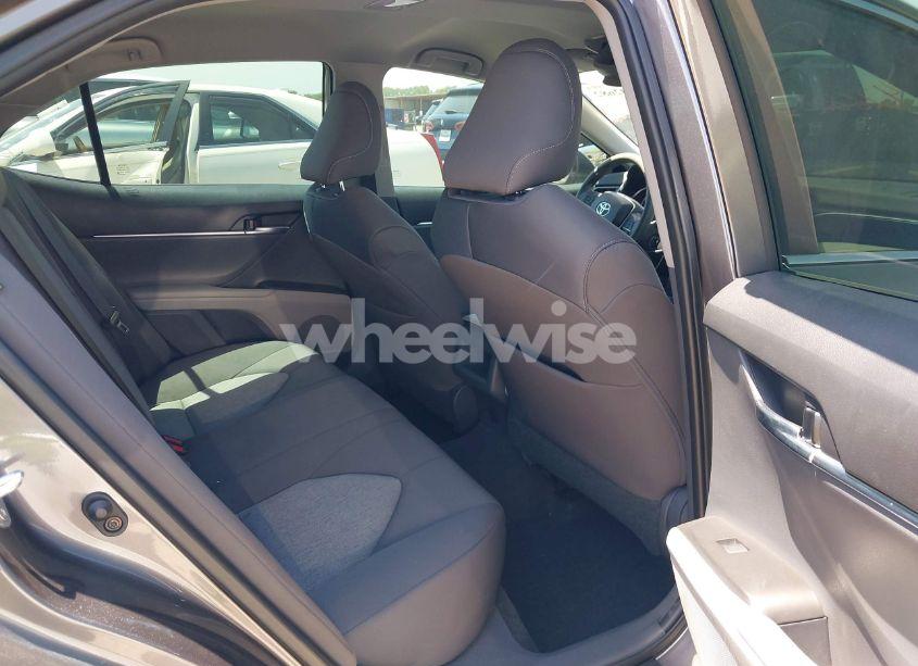 Photo 8 of 2021 Toyota Camry LE (VIN 4T1C11AK3MU526276)