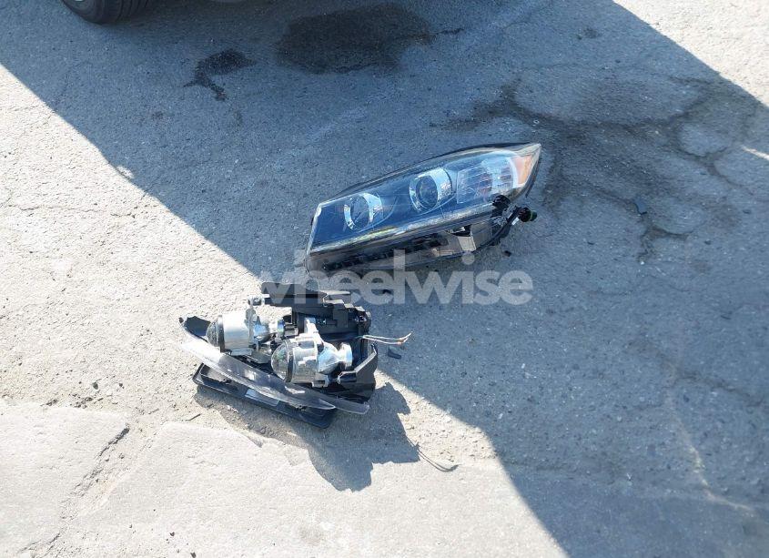 Photo 12 of 2021 Toyota Camry LE (VIN 4T1C11AK3MU549928)