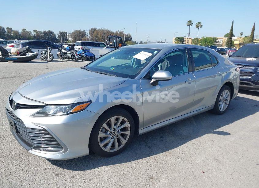 Photo 15 of 2021 Toyota Camry LE (VIN 4T1C11AK3MU549928)