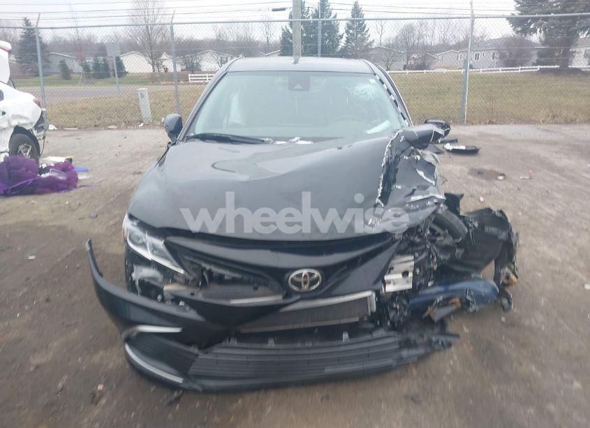 Photo 11 of 2021 Toyota Camry LE (VIN 4T1C11AK3MU568222)