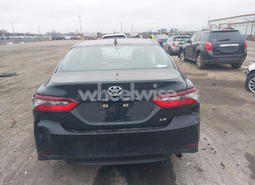 Photo 15 of 2021 Toyota Camry LE (VIN 4T1C11AK3MU568222)